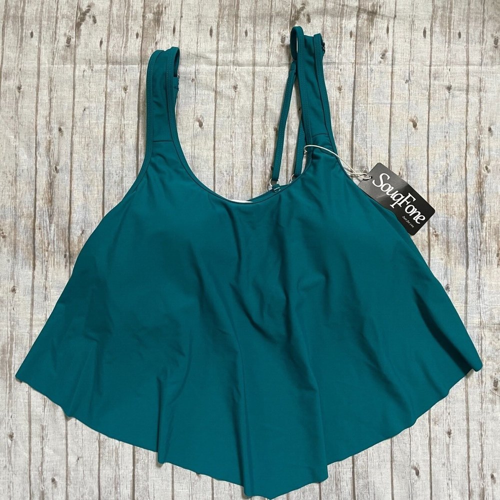 NWT SouqFone Womens Swimwear Top Green Size M Built in Bra adjustable Straps NWT